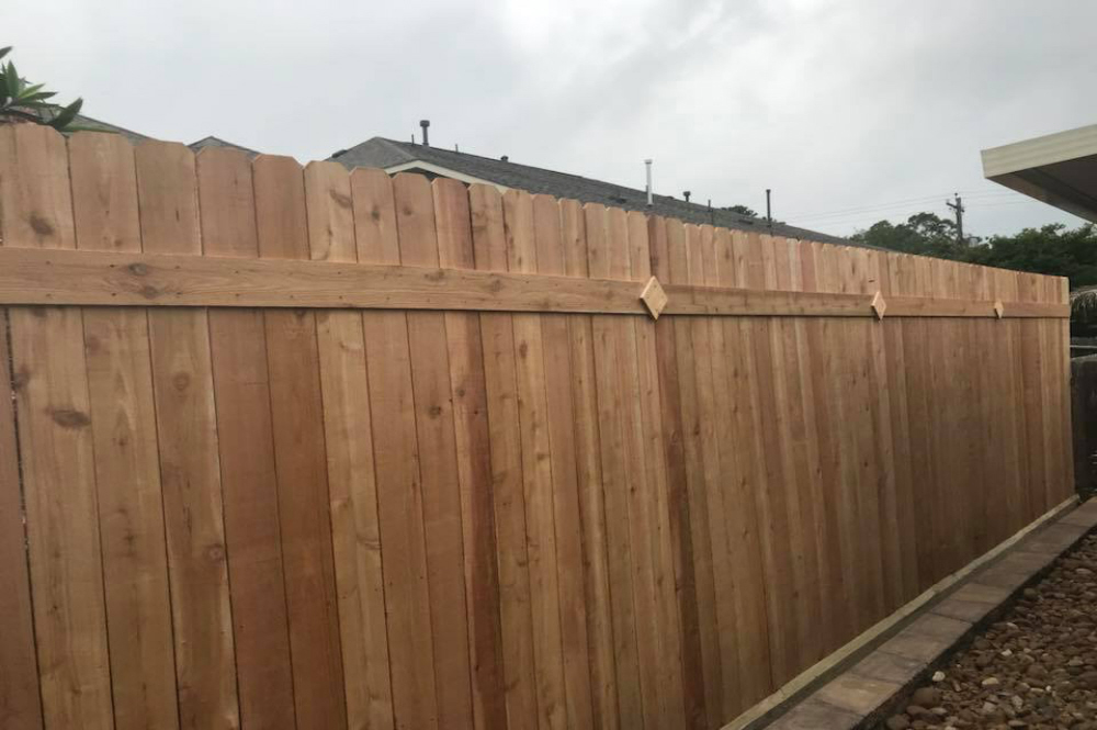 Fence build